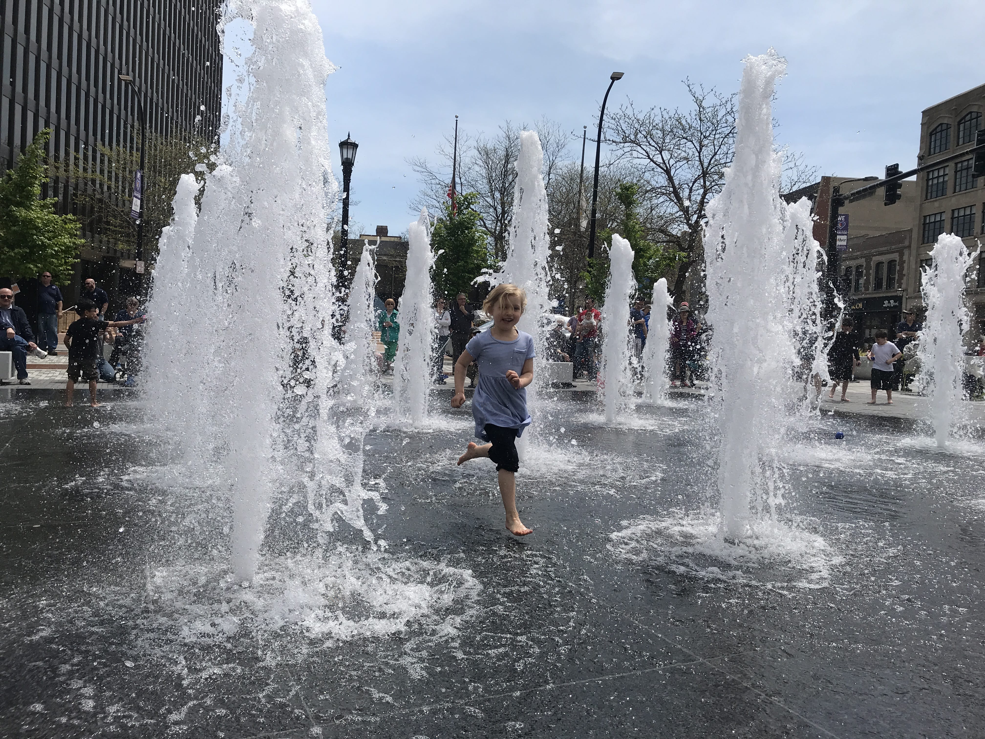 “This is amazing,” Children react to the dedication of Evanston’s Fountain Square Celebration